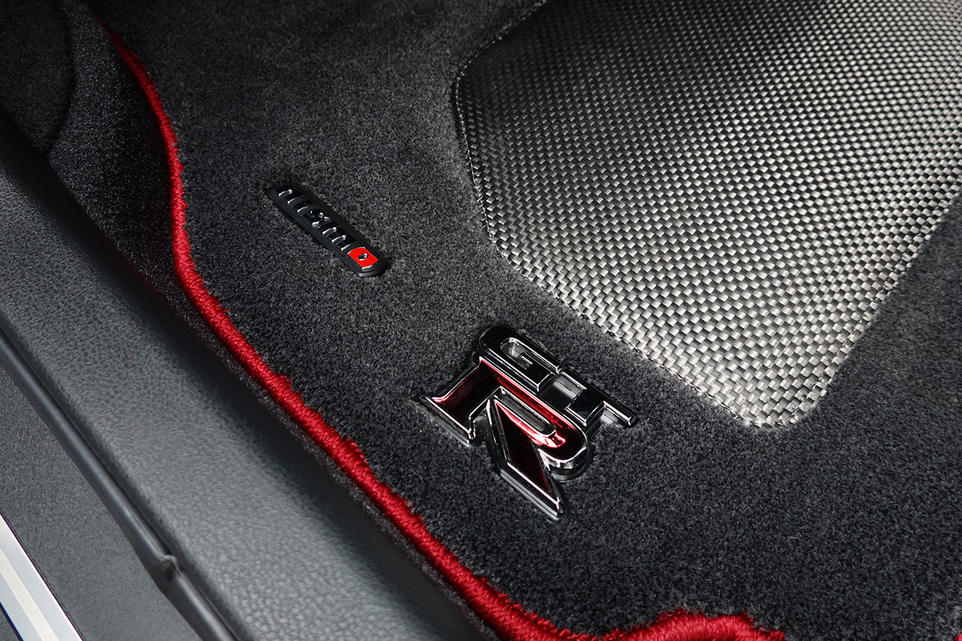 日産 GT-R R35 GT-R, Track edition engineered by NISMO T-Spec MY24・T-Spec専用色：ミレニアムジェイド-JW0-・メーカーOP：Reacaro製カーボンバックバケットシート