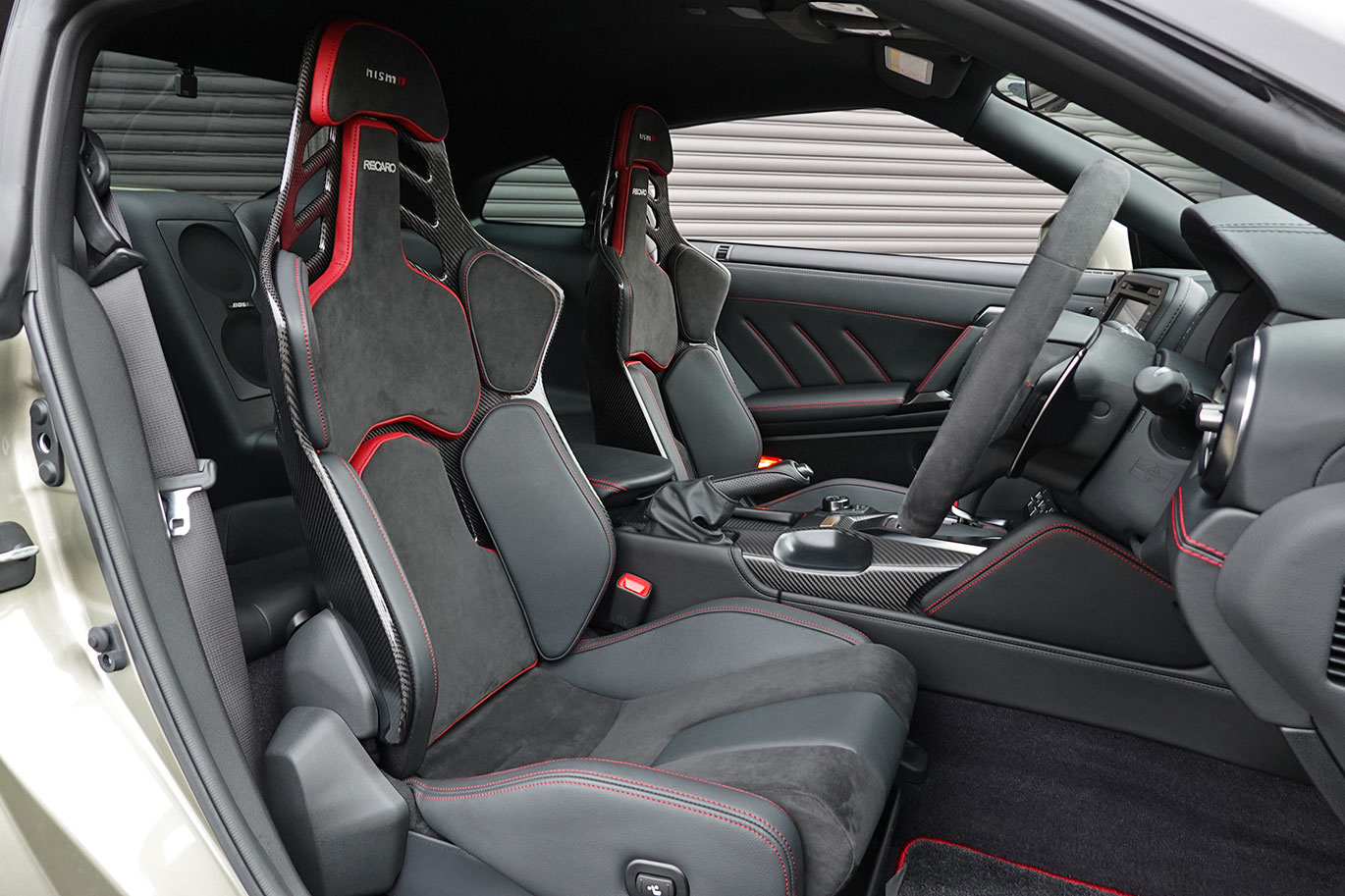 日産 GT-R R35 GT-R, Track edition engineered by NISMO T-Spec MY24・T-Spec専用色：ミレニアムジェイド-JW0-・メーカーOP：Reacaro製カーボンバックバケットシート