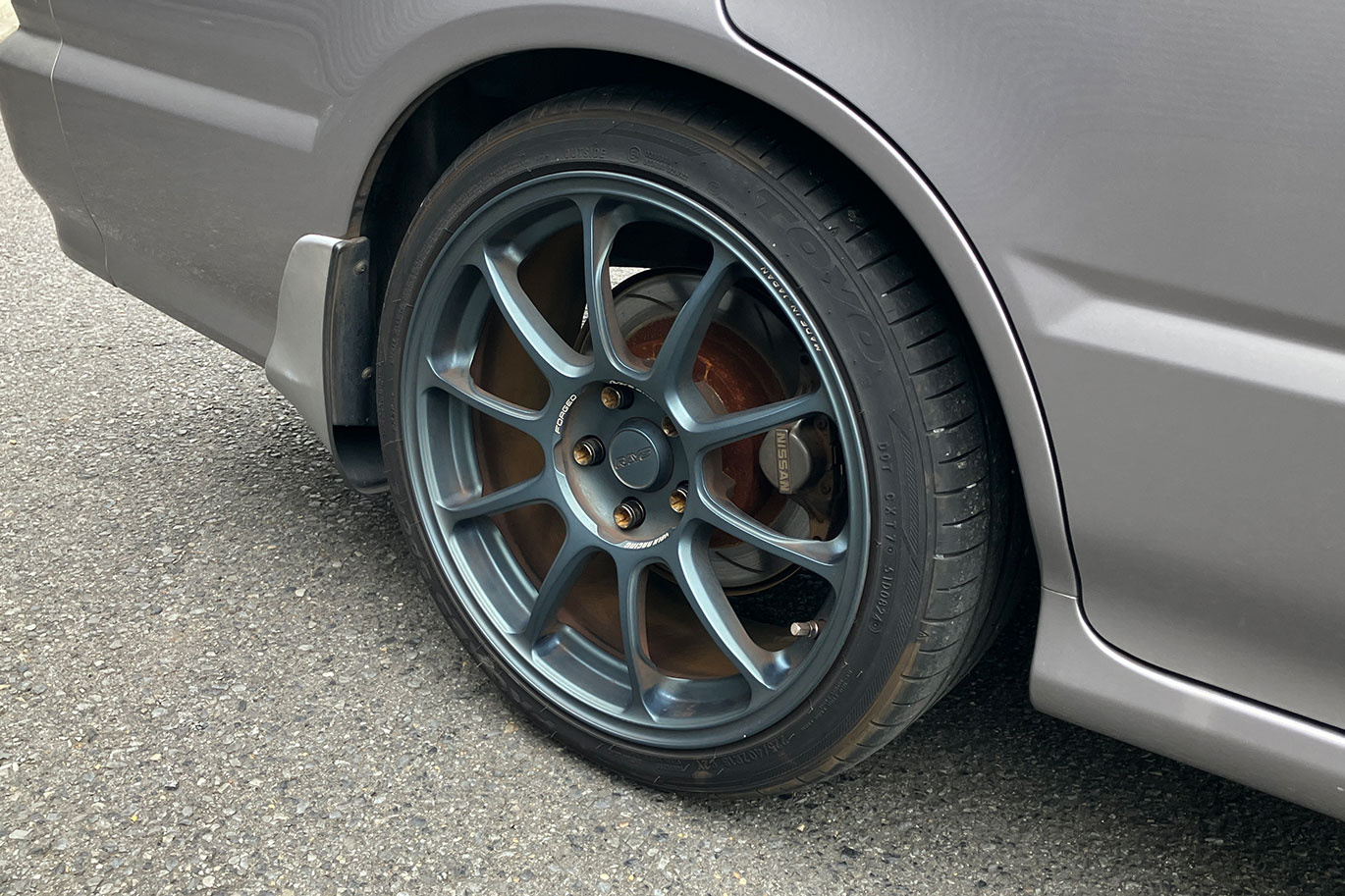 日産 スカイライン ER34 スカイライン 25GT-X ターボ レイズZE40鍛造１８インチアルミ・ブリッドユーロスターシート・モモステアリング
