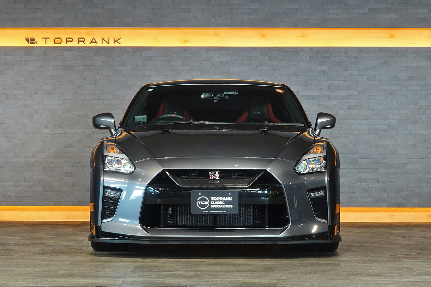 日産 GT-R R35 GT-R Track edition engineered by NISMO メーカーOP：レカロ製カーボンバックシート・NISMOアッドオンリアスポイラー＆スポリセ＆エンジンヘッドカバー