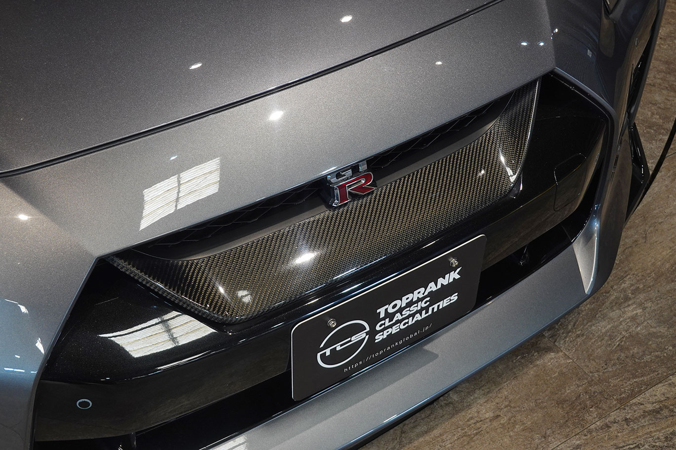 日産 GT-R R35 GT-R Track edition engineered by NISMO メーカーOP：レカロ製カーボンバックシート・NISMOアッドオンリアスポイラー＆スポリセ＆エンジンヘッドカバー