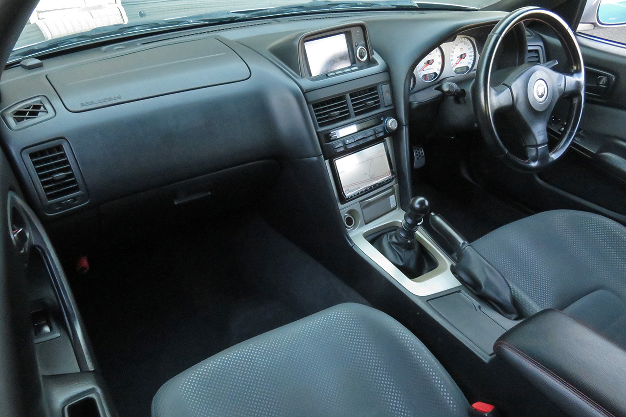 日産 スカイラインGT-R V-spec