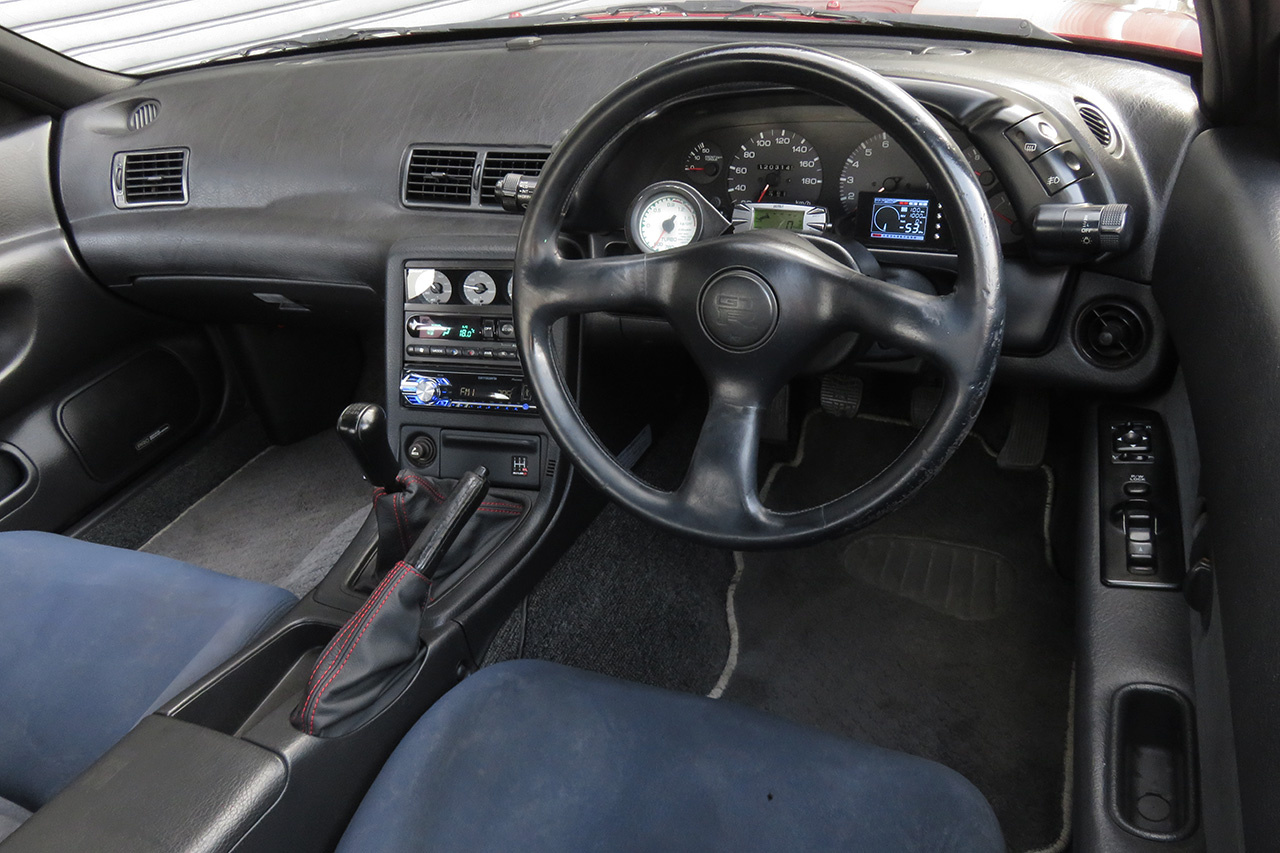 日産 スカイラインGT-R R32 GT-R
