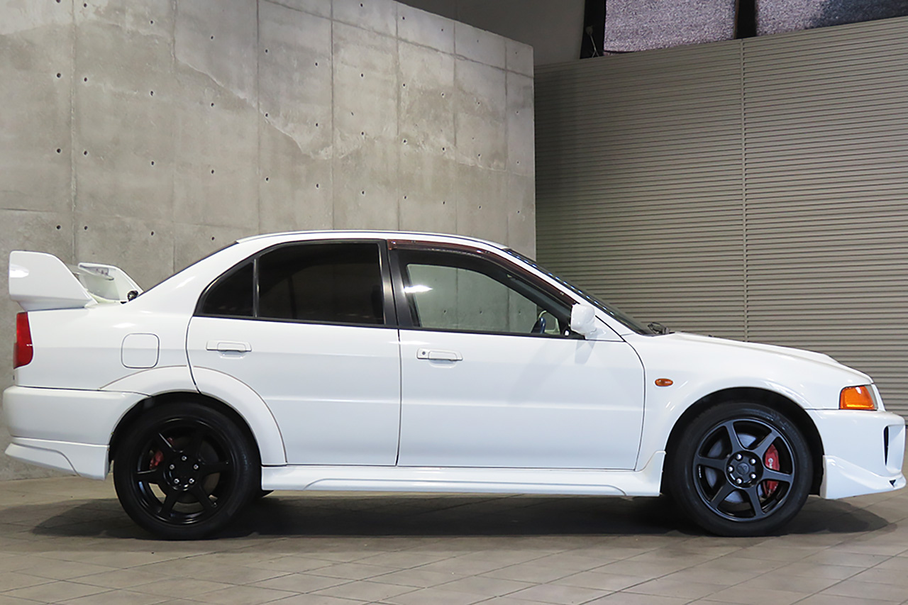 三菱 ランサーエボリューション GSR エボリューション V