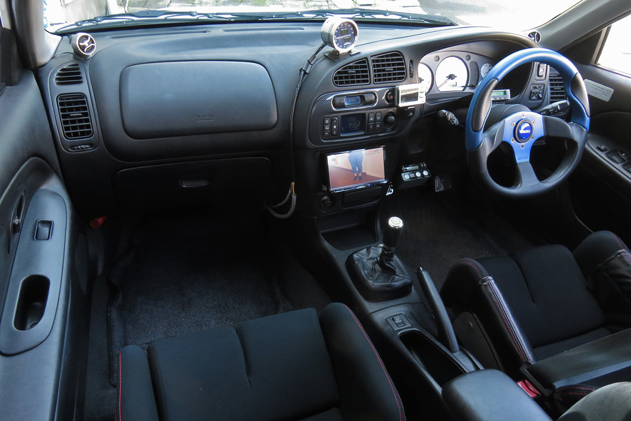 三菱 ランサーエボリューション GSR エボリューション V