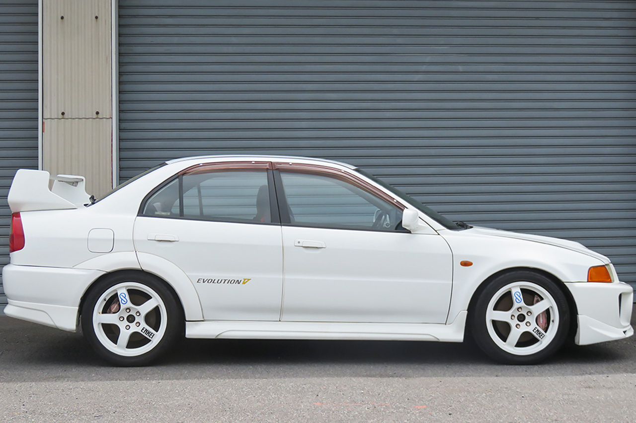 三菱 ランサーエボリューション V GSR
