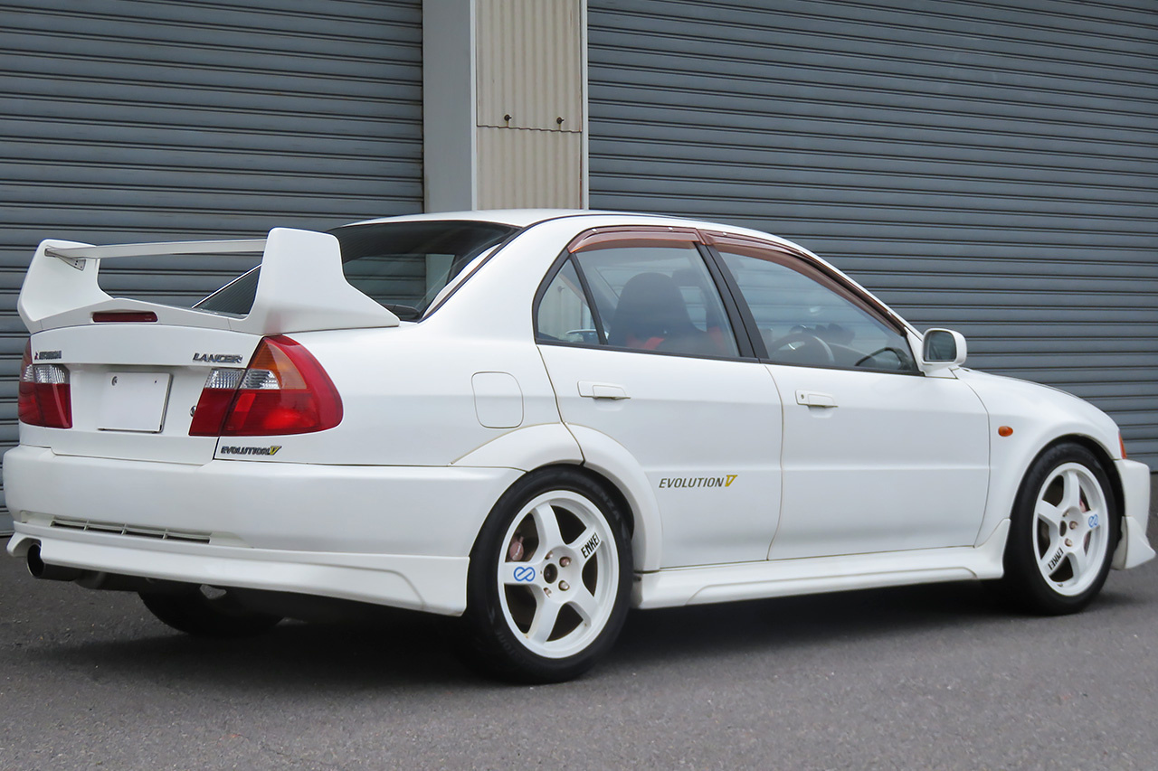 三菱 ランサーエボリューション V GSR