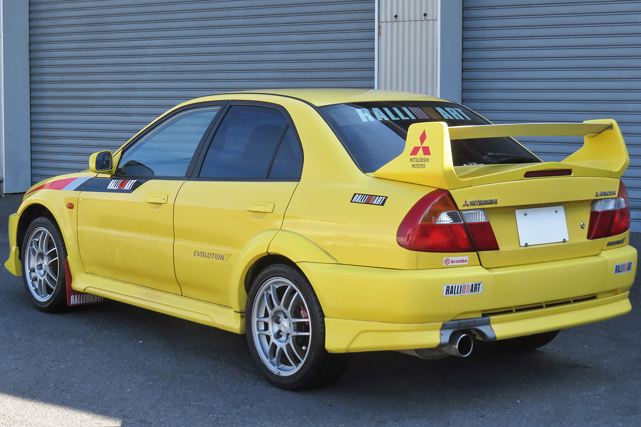 三菱 ランサーエボリューション GSR エボⅤ