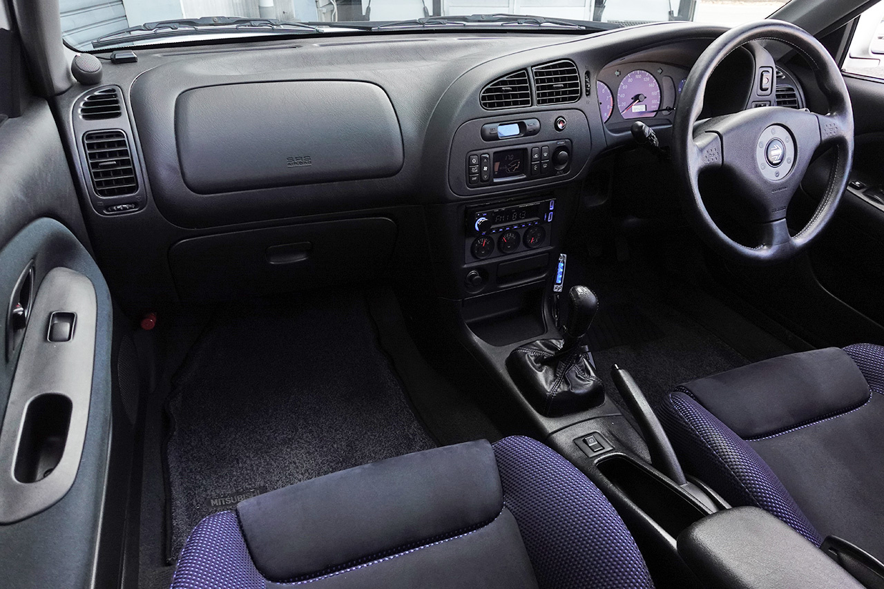 三菱 ランサーエボリューション GSR エボⅥ