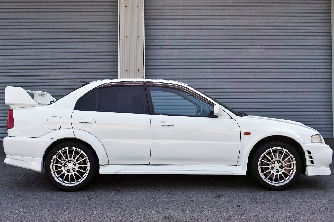 三菱 ランサーエボリューション GSR エボⅥ