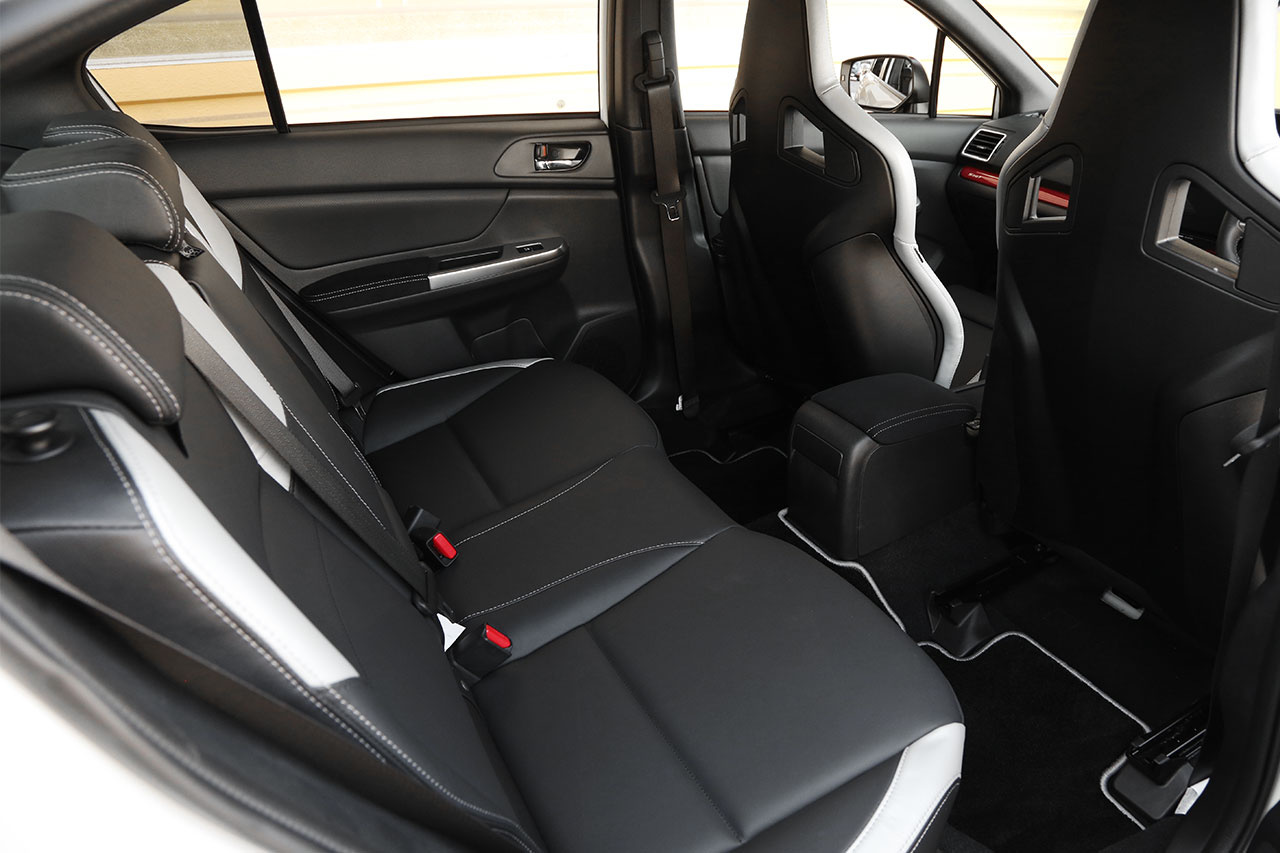 スバル WRX STI S207