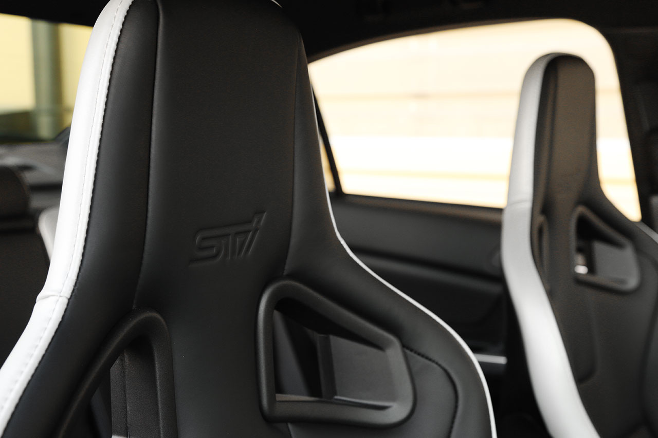 スバル WRX STI S207
