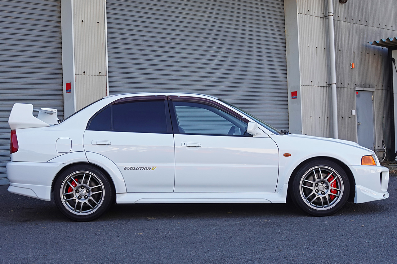 三菱 ランサー エボリューション 5 GSR