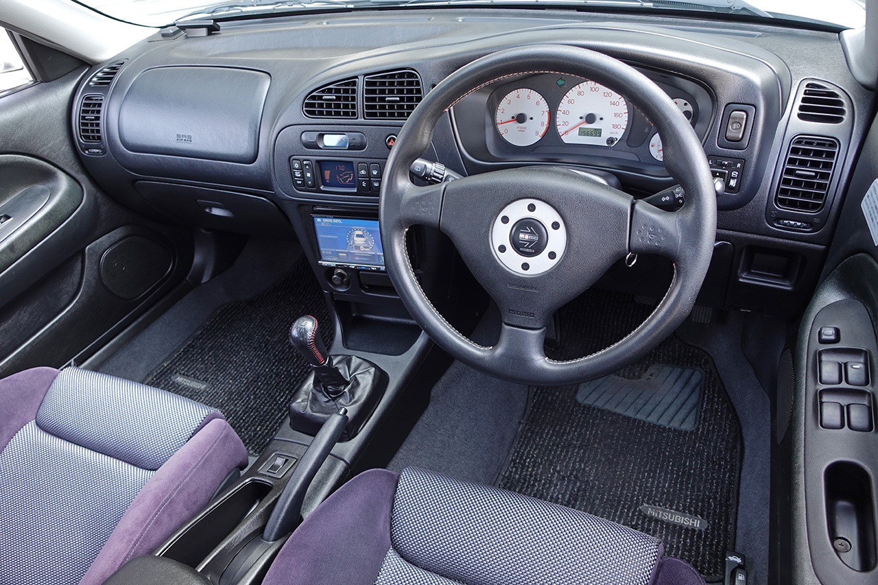 三菱 ランサーエボリューション GSR エボリューションV