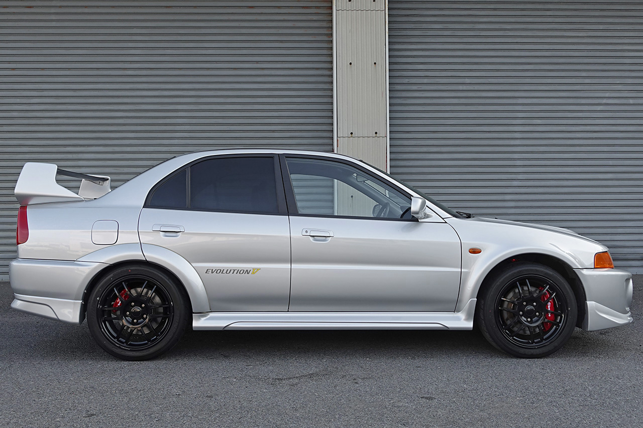 三菱 ランサーエボリューション GSR エボリューションV