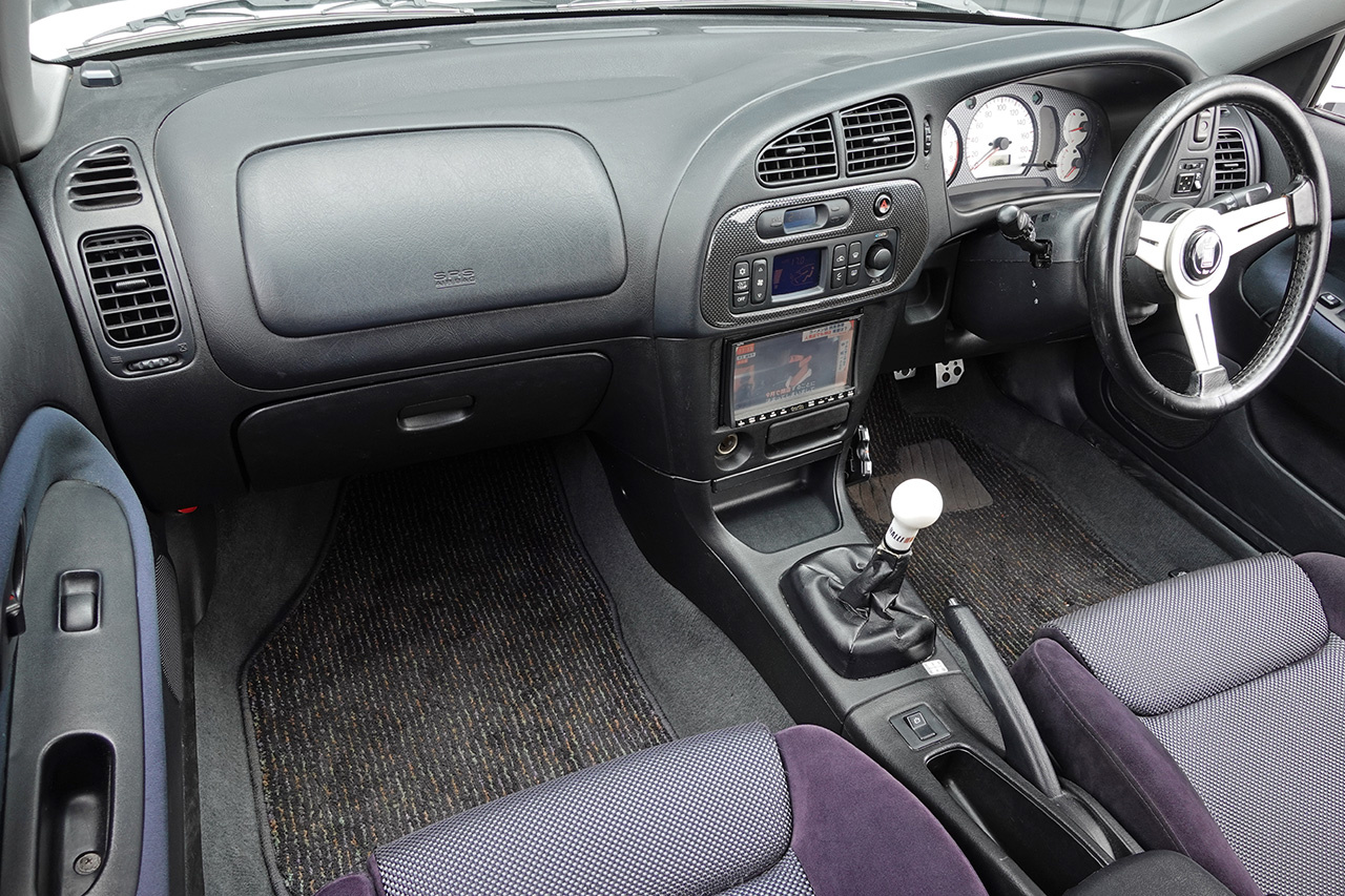 三菱 ランサーエボリューション GSR エボリューションV
