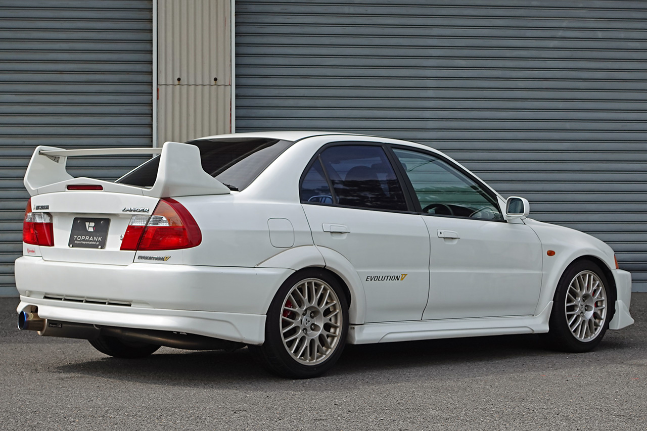 三菱 ランサーエボリューション GSR エボリューションV