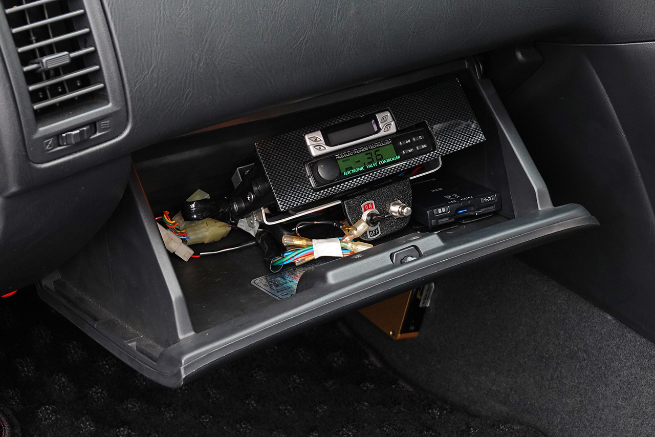 日産 スカイラインGT-R BNR34 R34 スカイライン GT-R