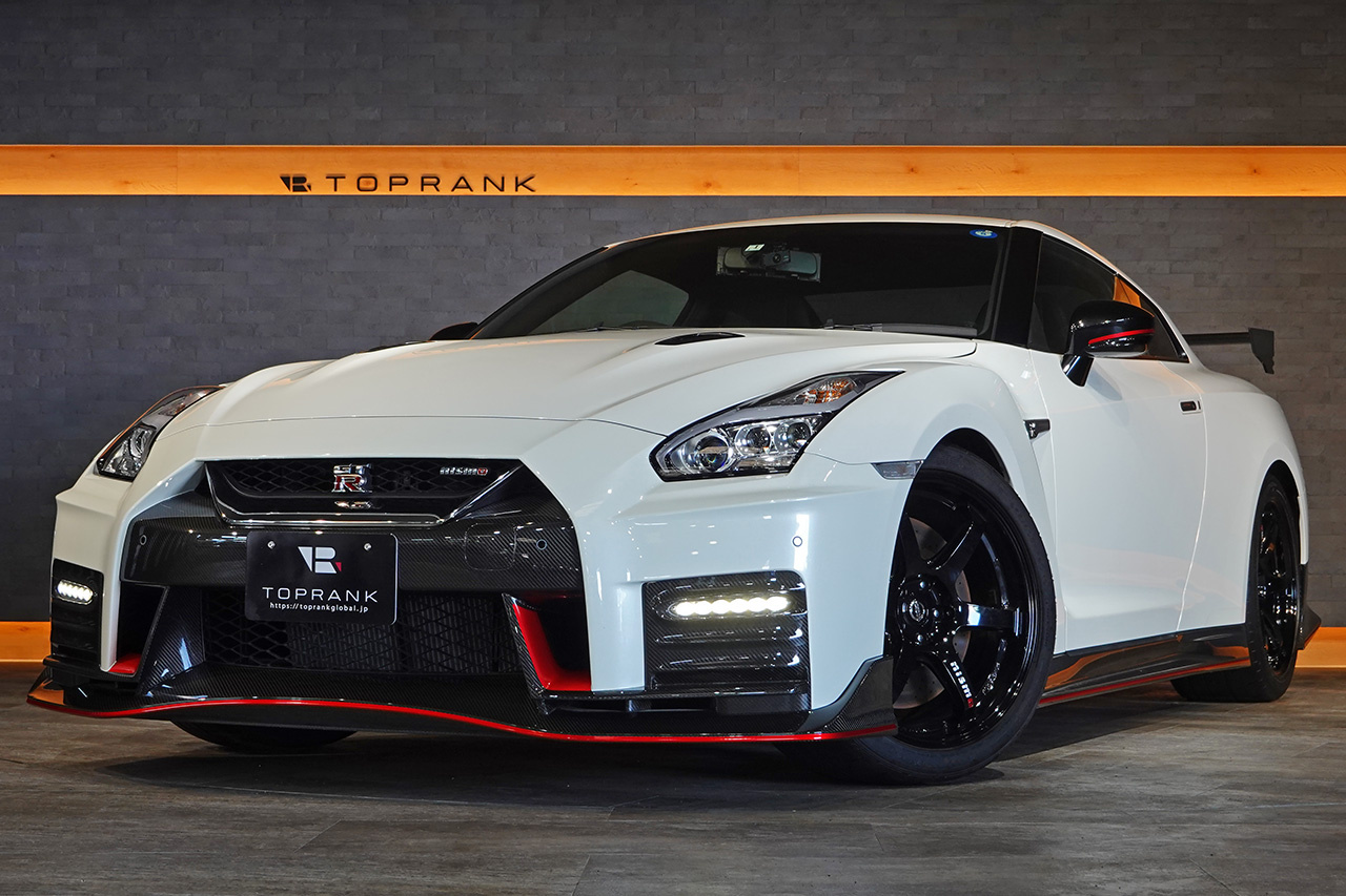 日産 GT-R R3５ニスモ ドライカーボンエアロ チタンマフラー 走行9400キロ