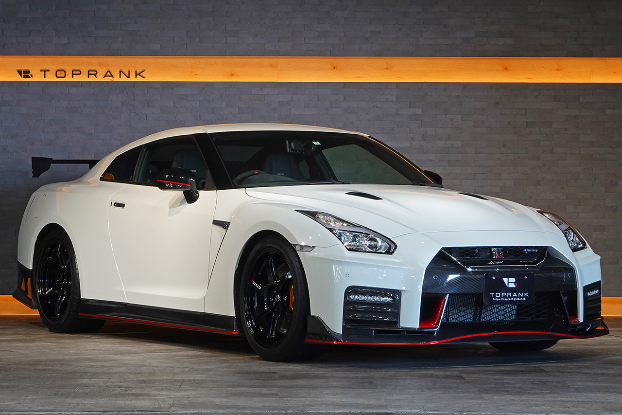 日産 GT-R R3５ニスモ ドライカーボンエアロ チタンマフラー 走行9400キロ