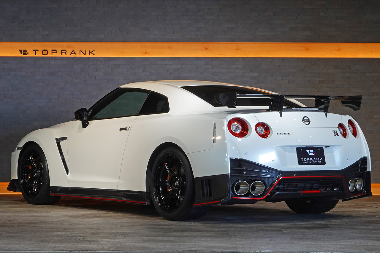 日産 GT-R R3５ニスモ ドライカーボンエアロ チタンマフラー 走行9400キロ